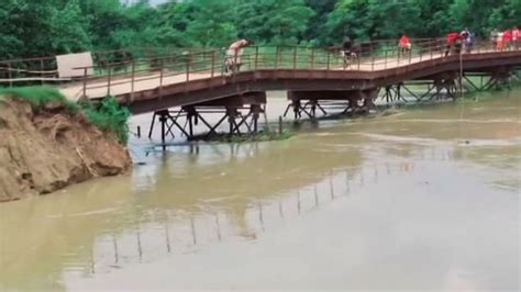 Bihar flood situation worsens as major rivers spate; IMD issues heavy ...