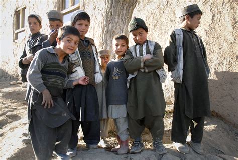 File:Group of kids in Jalrez Valley in Wardak Afghanistan.jpg - Wikimedia Commons
