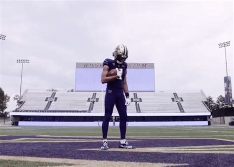 Sonny Sixkiller narrates Washington's hype video for Michigan State game - Saturday Out West