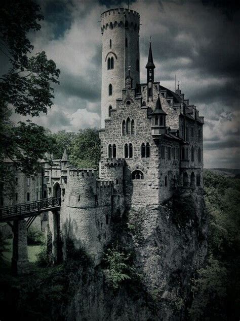 German Gothic Castle. Vila Medieval, Chateau Medieval, Beautiful ...