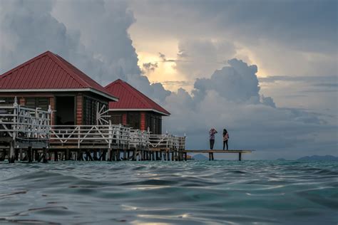 Couples overlooking the Lato Lato Island | Calvin's Visual /\rts Unlimited | Flickr