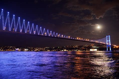 Bosphorus at Night... by ozguray on DeviantArt