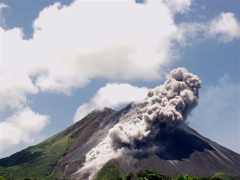 Arenal Volcano - Gallery | eBaum's World