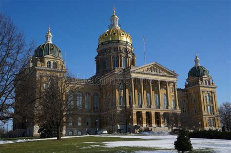 Beautiful View of Des Moines State Capitol Building, USA Editorial ...