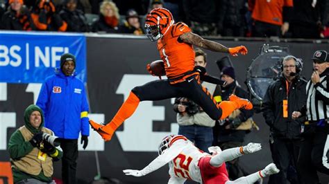 Ja'Marr Chase 40 Yard Catch | Week 13 Bengals Highlights vs. Kansas ...