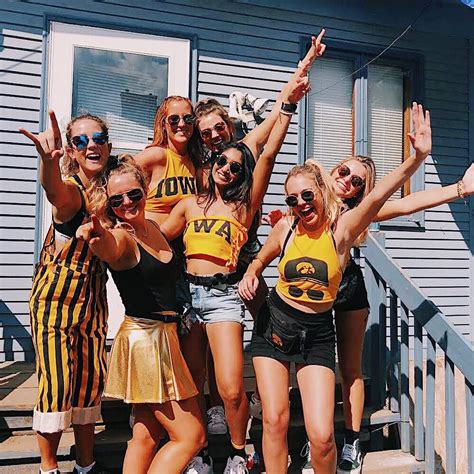 Football Tailgate Outfit inspo | Football tailgate outfit, Football outfits, Tailgate outfit