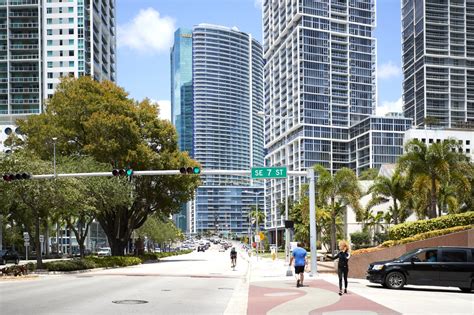 Brickell in Miami - Miami’s Trendy Neighbourhood and Waterfront ...