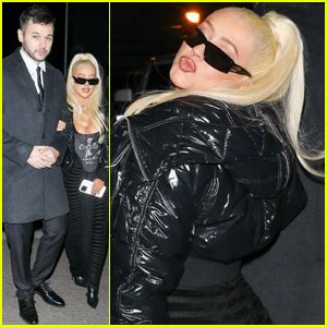 Christina Aguilera & Partner Matthew Rutler Cozy Up Outside Drake’s ...