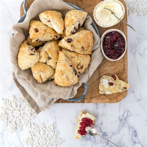 Cranberry-geitenkaas scones - Laura's Bakery | Рецепт