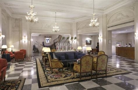 Hotel Le Plaza Brussels ***** is situated in the Cultural district of Brussels