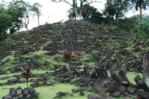 Gunung Padang | Series 'Top survived pyramids from previous ...