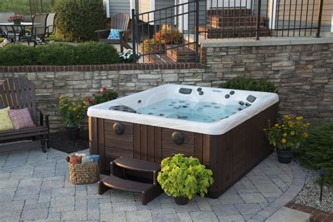 Amazing four-person hot tubs for your backyard - Master Spas Blog