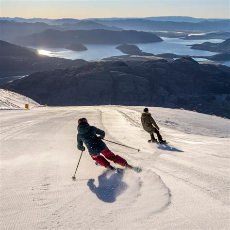 Skiing and Snowboarding in New Zealand | 100% Pure New Zealand