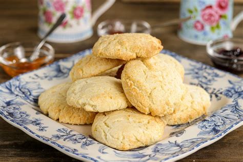 Gluten Free Buttermilk Tea Biscuit Recipe | Kinnikinnick