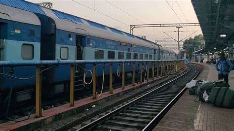 12295 - Sanghamitra Express Arriving At Jabalpur Junction (WAP4 Locomotive) - YouTube