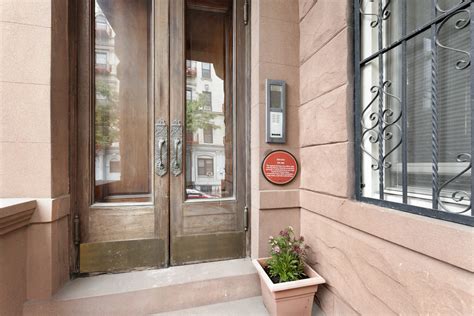 Harry Houdini's former Harlem townhouse seeks $4.6M - Curbed NY