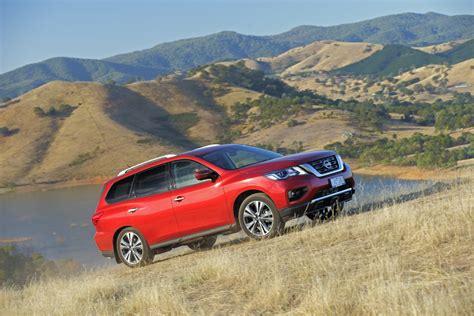 2017 Nissan Pathfinder review | CarAdvice