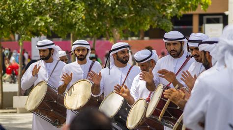 Dubai culture guide: traditional art scene and events | Leos Development