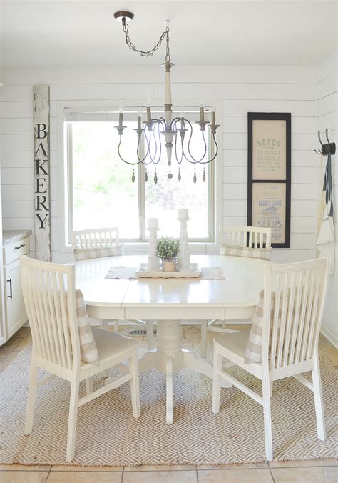 Updated Farmhouse Style Breakfast Nook