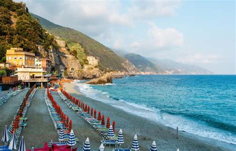 Premium Photo | Monterosso beach cinque terre