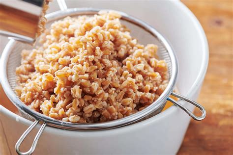 How to Cook Farro on the Stove + Farro Recipes — The Mom 100