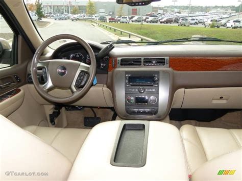 Light Tan Interior 2007 GMC Yukon XL 1500 SLE Photo #40088379 | GTCarLot.com