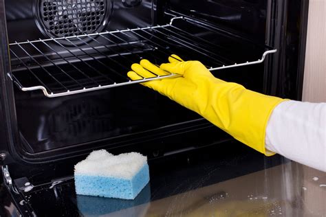 Self-Cleaning Ovens: What to Know Before Using Yours | Reader's Digest