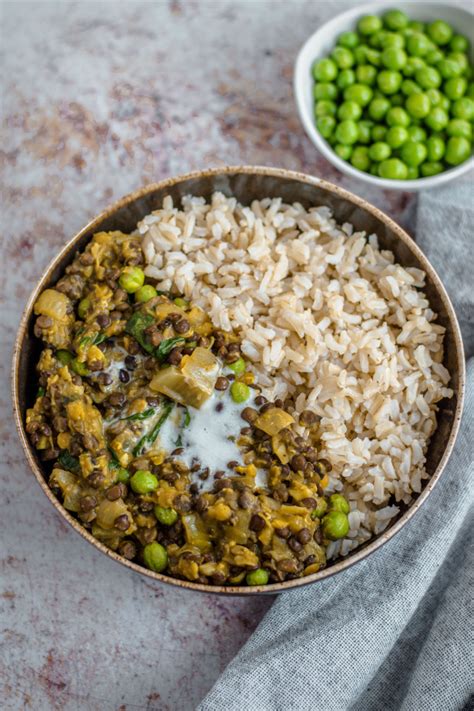 Curried lentils with spinach and green peas - Vegan Fuel | Recipe in ...