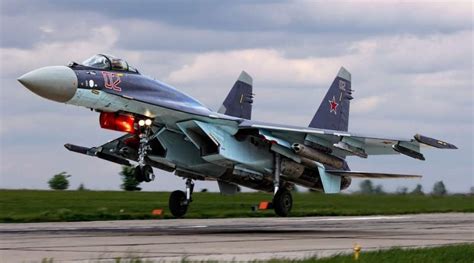 Defensa y Armas: Indonesia quiere comprar ocho aviones cazas Su-35 a Rusia.