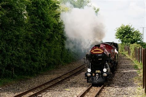 Romney Hythe & Dymchurch Railway © Peter Trimming cc-by-sa/2.0 :: Geograph Britain and Ireland