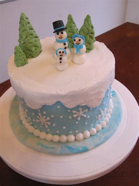 Ms. Cakes: Snow Family Cake