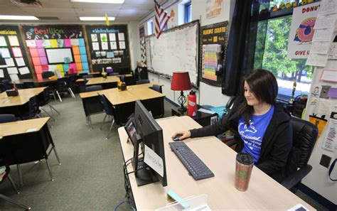 Tucson teachers are heading back to school, preparing to deliver remote instruction | Local news ...