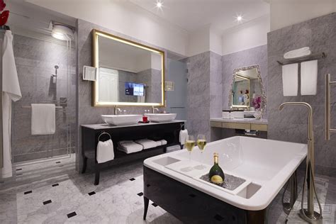 So Lofty bathroom - SPACE | International Hotel Design