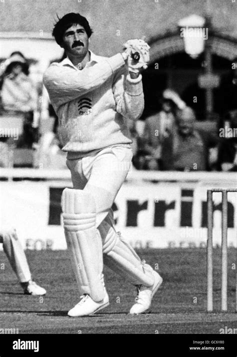 Cricket. Graham Gooch batting Stock Photo - Alamy