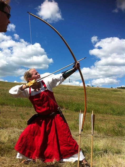 Breanne 'Thorunn' Crane shooting in the Quad War Bow competition. And she won! | Mounted archery ...