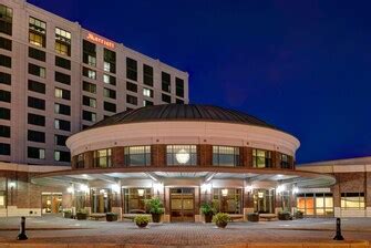 Hotels near CNU and Langley AFB VA | Newport News Marriott at City Center