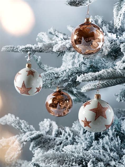 15 Chic Copper Christmas Decor Ideas - Shelterness