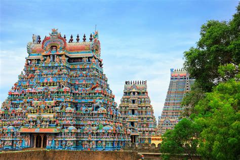 El Templo Thiruvanaikal en la ciudad de Tiruchirapalli, en el sur de la ...