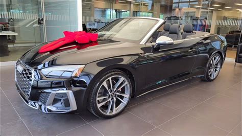 2022 Audi S5 Cabriolet Mythos black - roof quickly coming down and ...