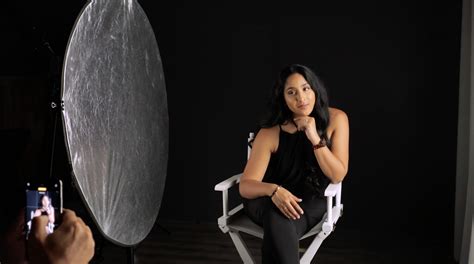 How To Use a Photography Reflector to Enhance Your Photos