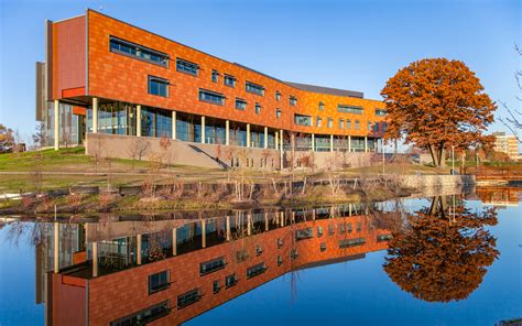 Oakland University Human Health Building | SmithGroup