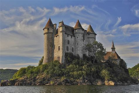 The Castle of Val (Château de Val) - castles - Castlebook | Красивые места, Места, Архитектура