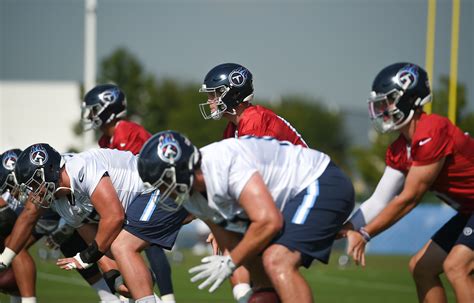 Titans depth chart analysis: Three-receiver set, battle at right guard ...