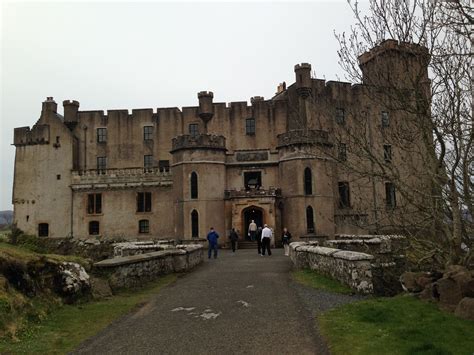 Dunvegan Castle & Gardens in Dunvegan Castle Gardens, Mansions, House Styles, Nice, Building ...