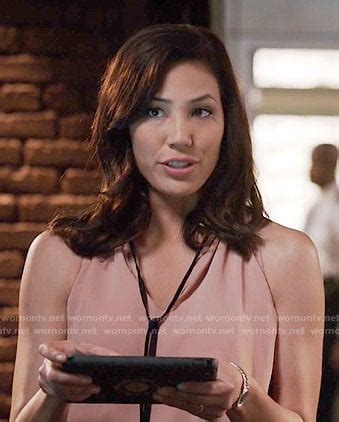 Angela Montenegro Outfits & Fashion on Bones | Michaela Conlin