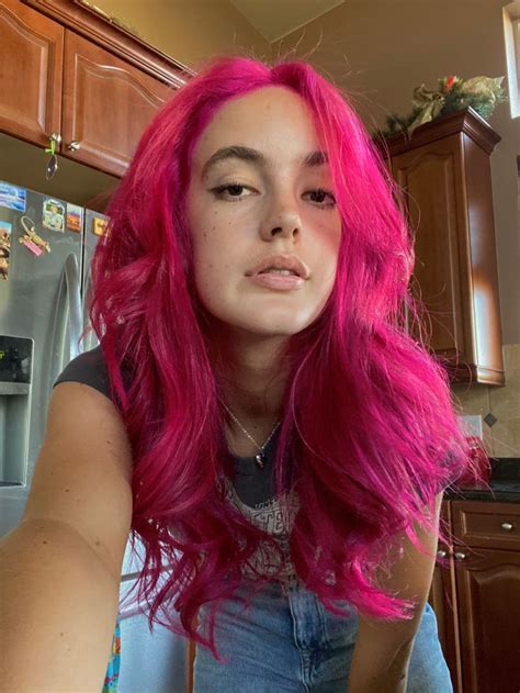 pink hair | Magenta hair, Hot pink hair, Pink hair