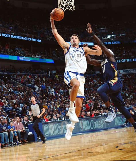 Klay Thompson throwing down a dunk during game 2 of the Warriors season ...