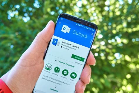 Microsoft Caught Adding Bing Search Through Outlook on Android | Beebom