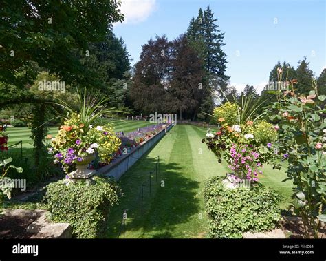 Butchart Gardens in summer Stock Photo - Alamy