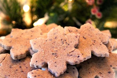 It's TIME! Christmas Dog Treats are here!! - Treat Dreams...are made of ...